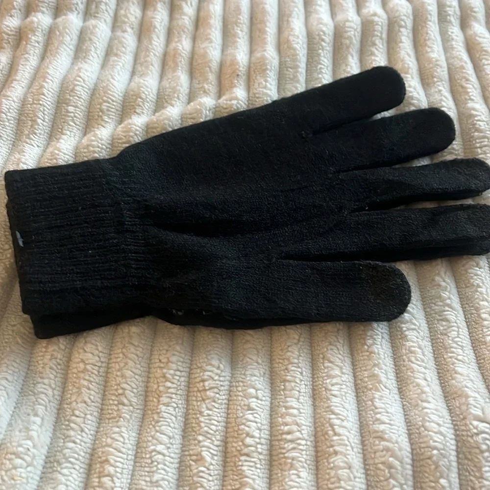 Stylish Black Patterned Gloves